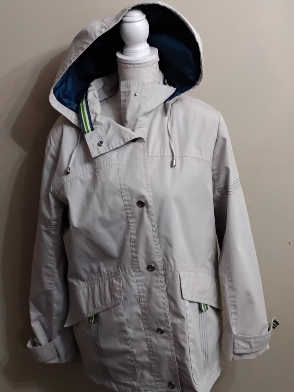 Mackintosh New England Hooded Rain Utility Jacket - Beige/Teal - Size M (EUC)
